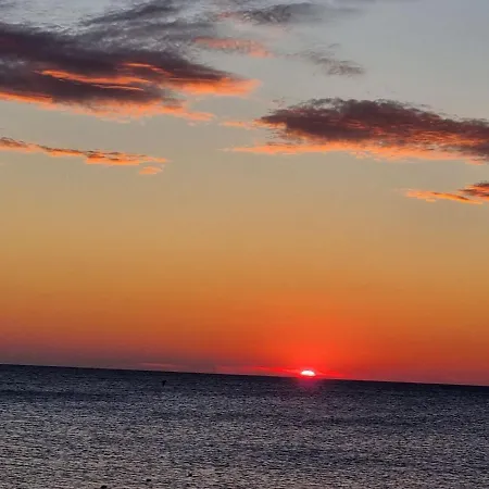 Beachfront Апартаменты *