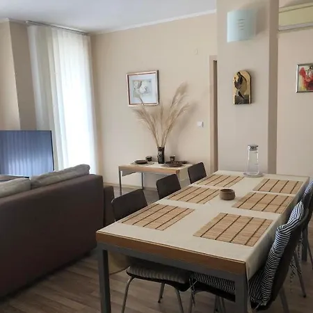 Beachfront Апартаменты *