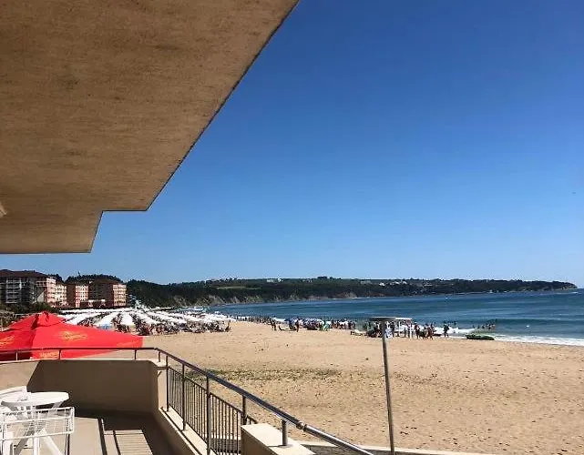 Апартамент Beachfront Обзор